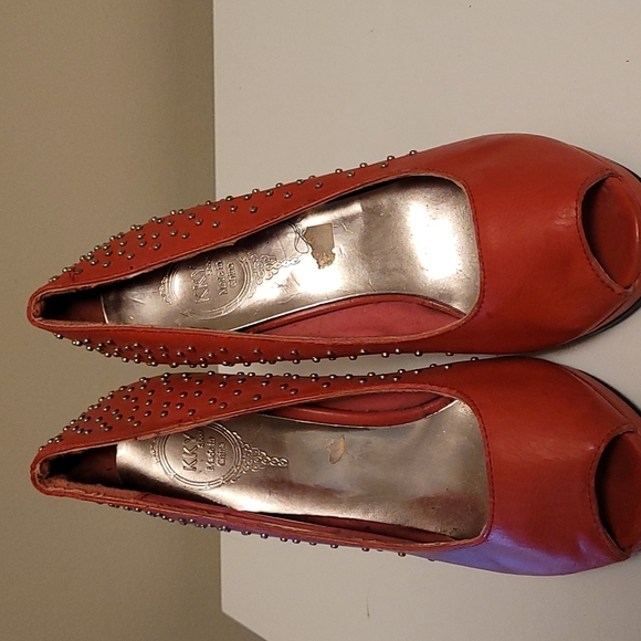 Heals - Picture 3 of 3